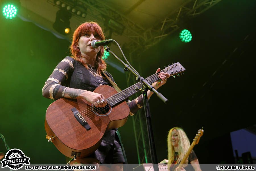 -velvet-two-stripes-005