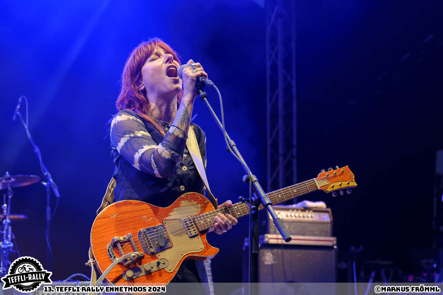 -velvet-two-stripes-009