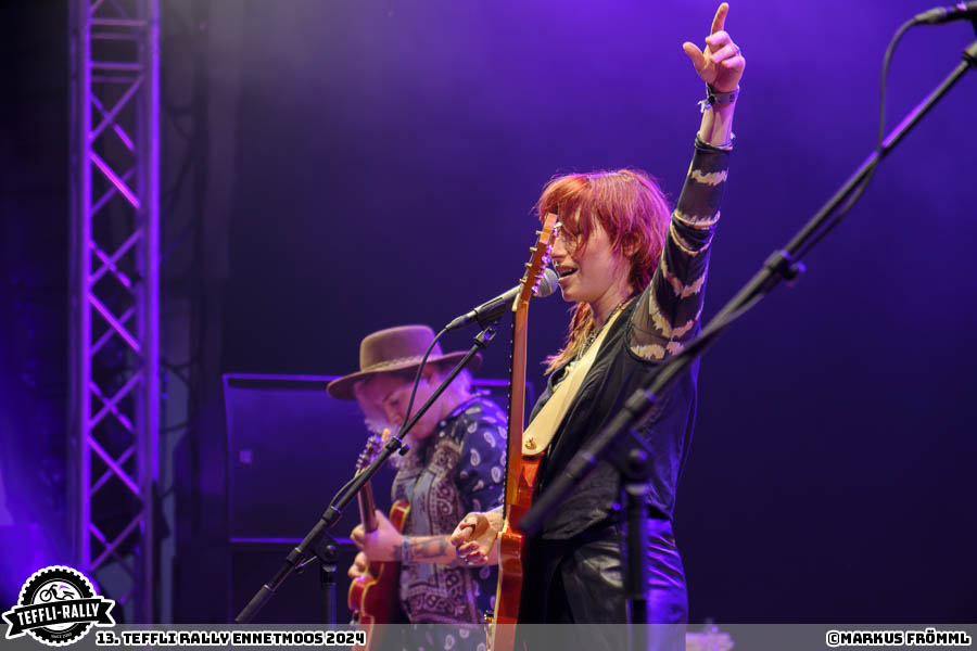 -velvet-two-stripes-014