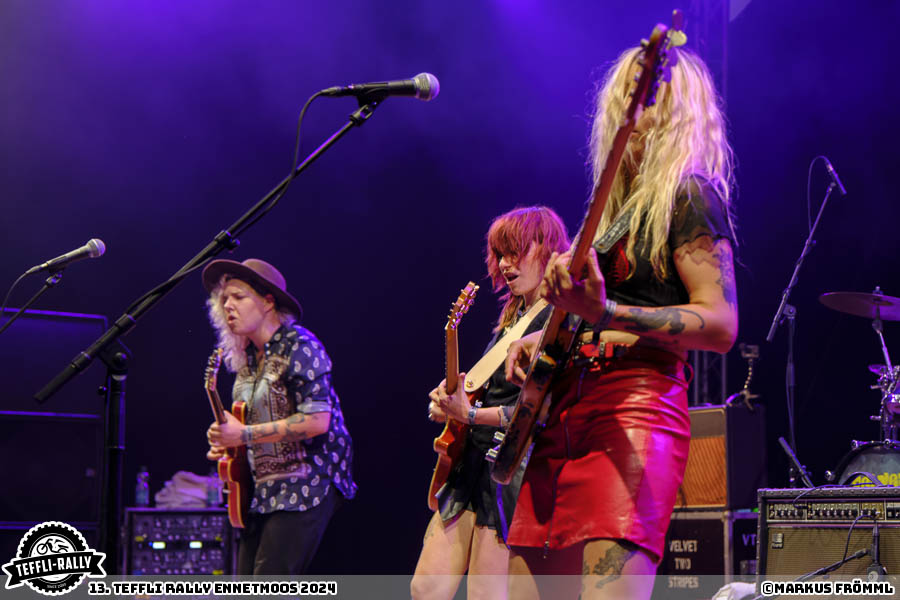 -velvet-two-stripes-015