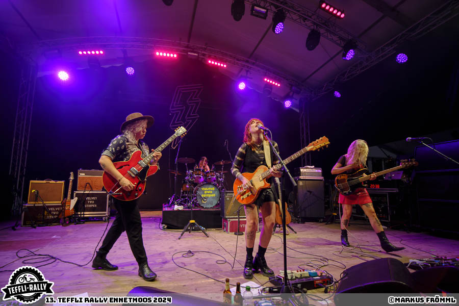 -velvet-two-stripes-018