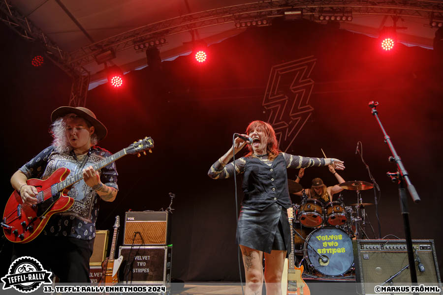 -velvet-two-stripes-026