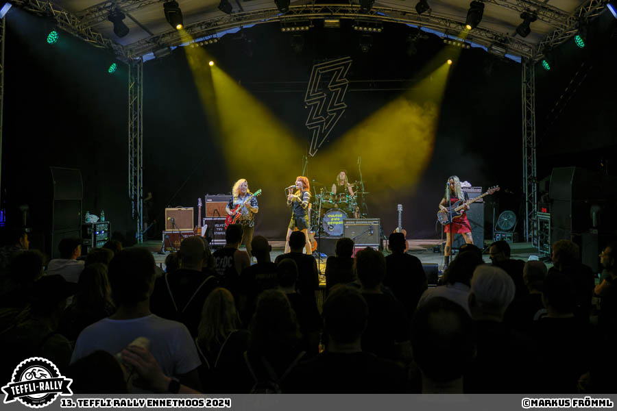 -velvet-two-stripes-033